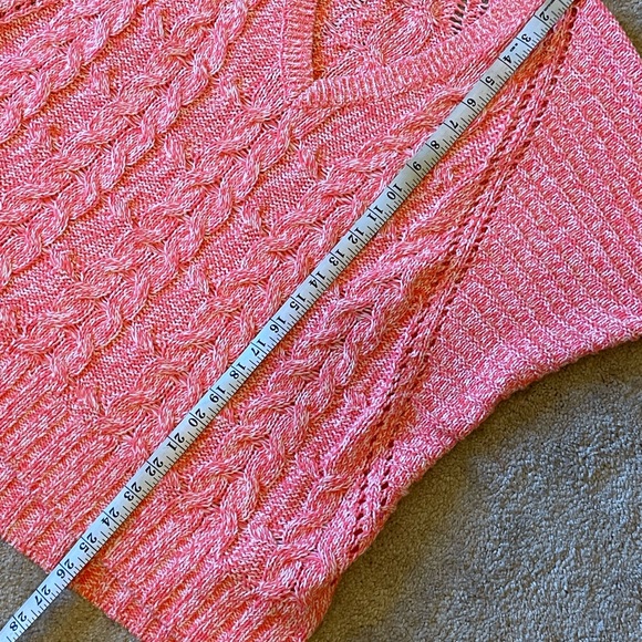 Vintage Express Bright Pink Chunky Cable Knit Oversized Sweater Size Medium - Picture 8 of 8